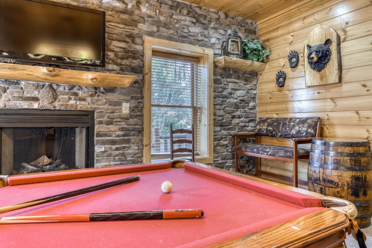 Crazy Horse Villa Pigeon Forge Exterior photo
