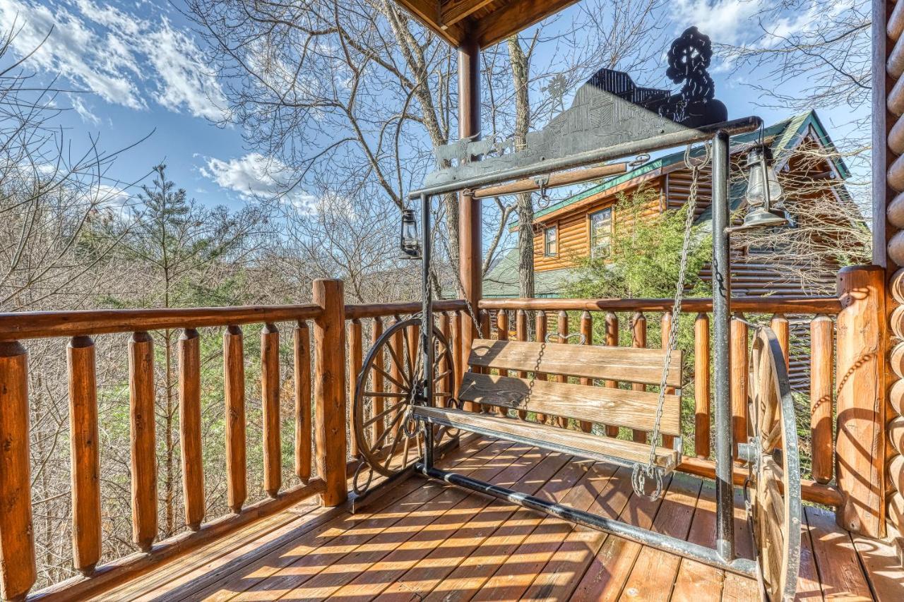 Crazy Horse Villa Pigeon Forge Exterior photo