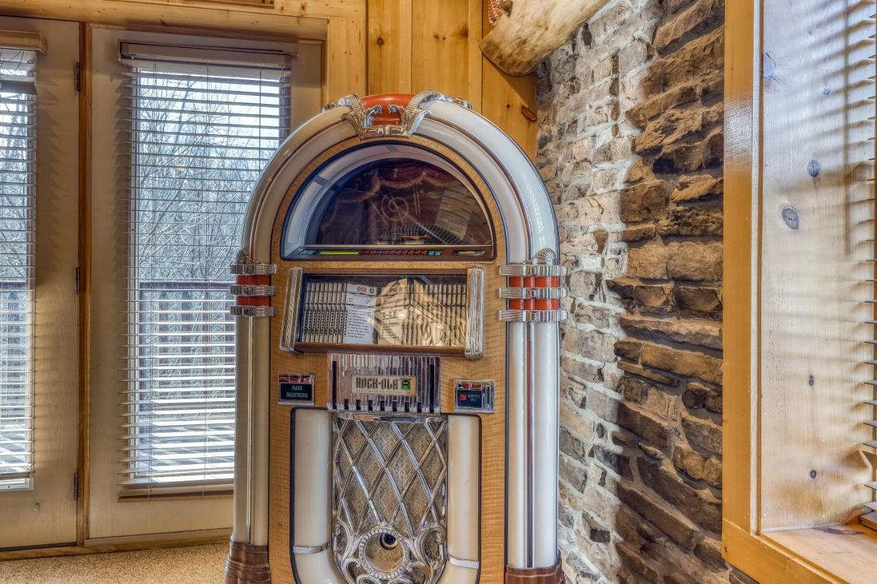 Crazy Horse Villa Pigeon Forge Exterior photo